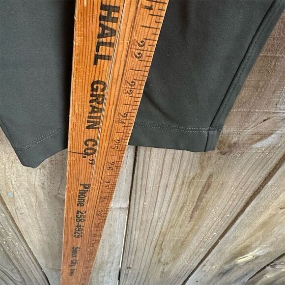 Lululemon Women's On The Fly Pant Size 6 Olive Green Ankle Casual - Picture 8 of 9